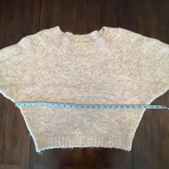 Women's Express Wool Blend Scoop Neck Oatmeal, Batwing Sleeve, Size Medium - Picture 9 of 10